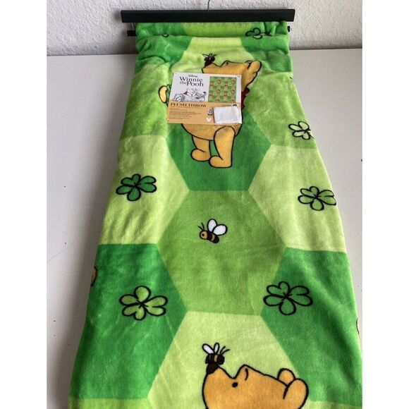 Disney Winnie The Pooh St Patrick’s Day Green Clovers Bees Throw Blanket 50 X 70 - Picture 13 of 14